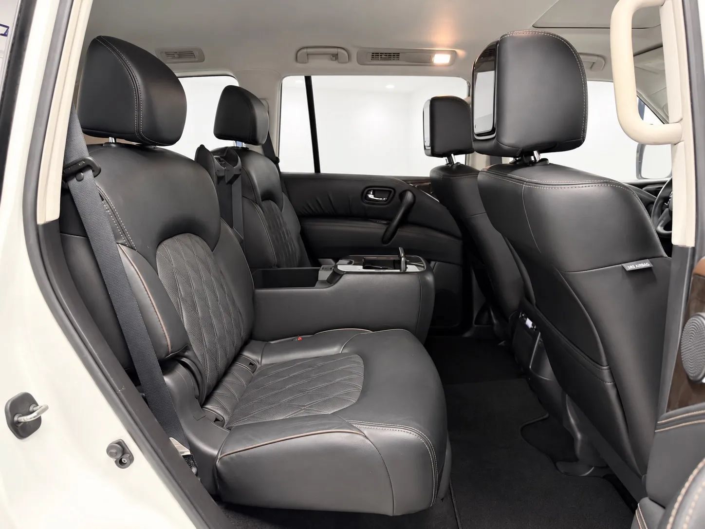 Used 2022 Nissan Armada Platinum w/ Captain's Chairs Package RWD image 21
