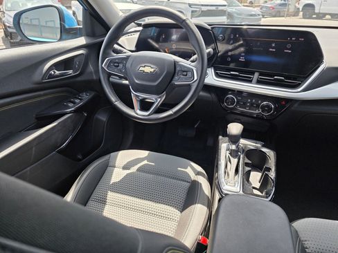 Used 2025 Chevrolet Trax LT w/ Driver Confidence Package FWD image 15
