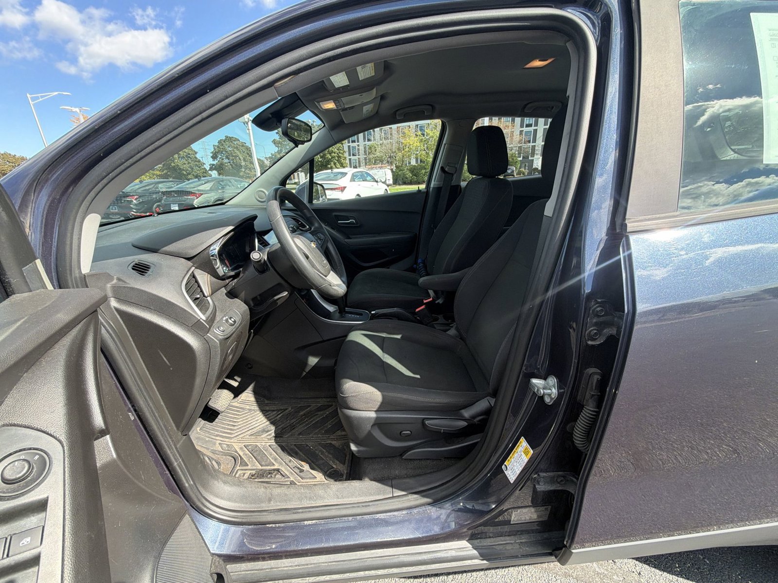 Used 2018 Chevrolet Trax LS w/ LPO, Protection Package FWD image 12
