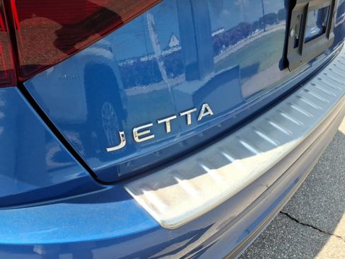 Used 2023 Volkswagen Jetta Sport FWD image 9