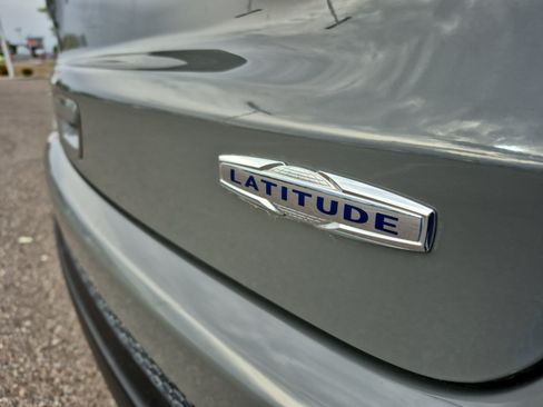 Used 2024 Jeep Compass Latitude AWD/4WD image 23