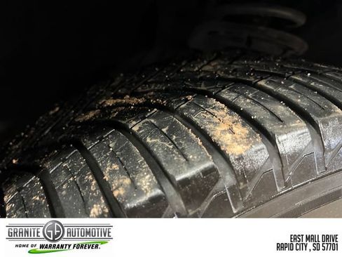 Used 2023 Ford Explorer XLT w/ Equipment Group 202A AWD/4WD image 28