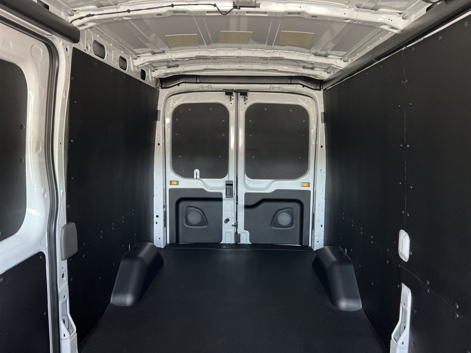 New 2027 Ford Transit 250 148 Medium Roof w/ Load Area Protection Package RWD image 21