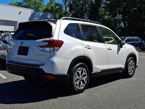Used 2024 Subaru Forester Premium AWD/4WD image 6