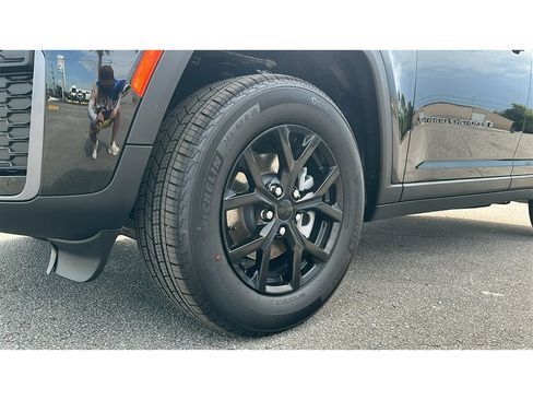 New 2026 Jeep Grand Cherokee Altitude RWD image 10