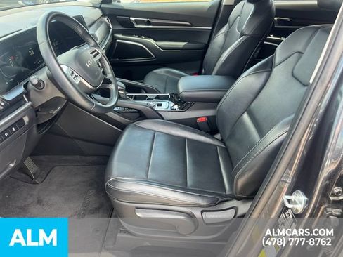 Used 2024 Kia Telluride LX FWD image 10