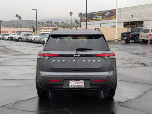 New 2025 Nissan Pathfinder SV image 4
