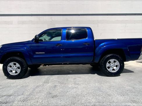 Used 2014 Toyota Tacoma PreRunner RWD image 3