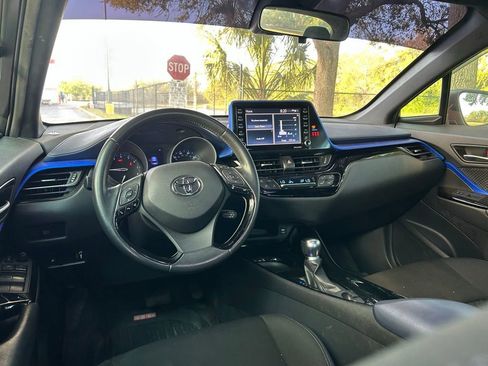 Used 2020 Toyota C-HR XLE image 11