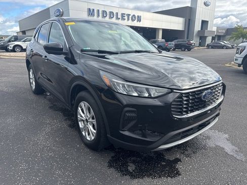 Certified 2023 Ford Escape Active w/ Tech Pack #2 image 3