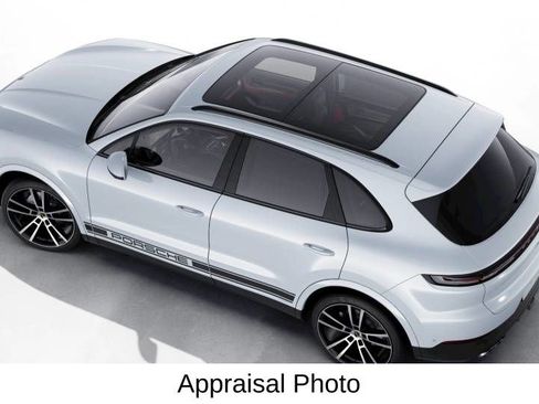 Certified 2024 Porsche Cayenne AWD/4WD image 4