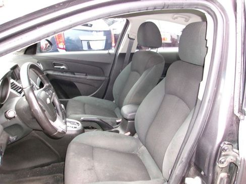 Used 2011 Chevrolet Cruze LT image 6
