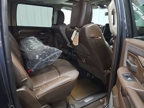 Used 2025 RAM 2500 Limited AWD/4WD image 17