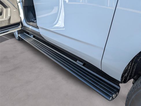 New 2026 Chevrolet Suburban High Country AWD/4WD image 12
