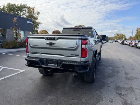 Used 2024 Chevrolet Silverado 2500 ZR2 w/ Technology Package image 7