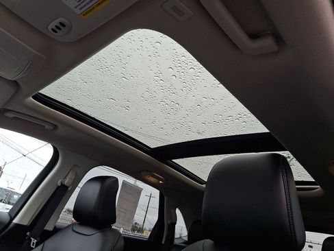 Certified 2022 Ford Edge SEL w/ Convenience Package AWD/4WD image 14