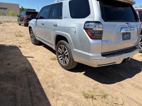Used 2015 Toyota 4Runner Limited AWD/4WD image 7