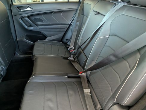 Used 2024 Volkswagen Tiguan SEL R-Line w/ MDO Package, Two-Row AWD/4WD image 13
