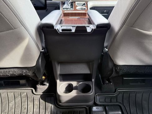 Used 2022 Toyota Sienna LE FWD image 34