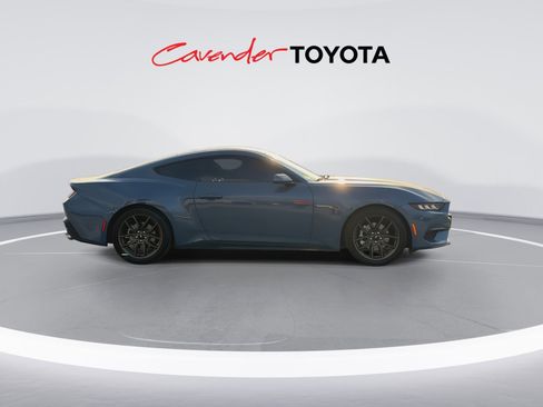 Used 2025 Ford Mustang Premium image 9