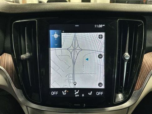 Used 2022 Volvo S60 B5 Momentum image 24