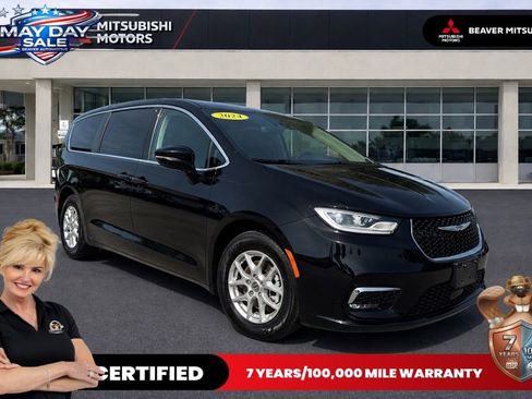Used 2024 Chrysler Pacifica Touring-L FWD image 1
