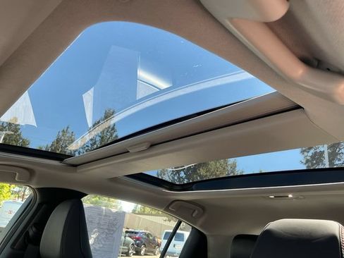 Certified 2024 Toyota Prius Prime FWD image 24