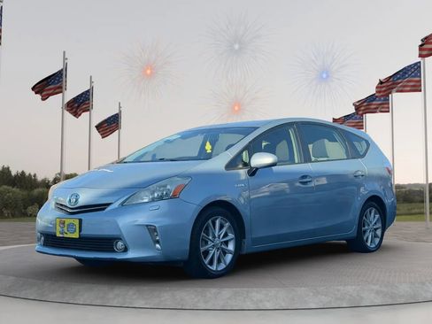 Used 2012 Toyota Prius V Five image 3