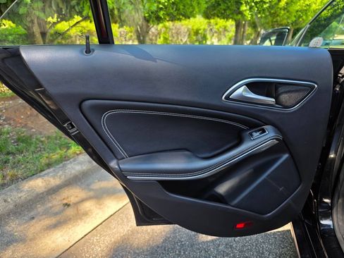 Used 2015 Mercedes-Benz CLA 250 image 26