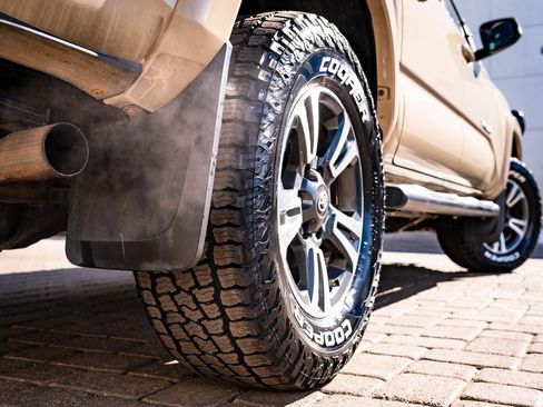 Used 2017 Toyota Tacoma TRD Sport image 48