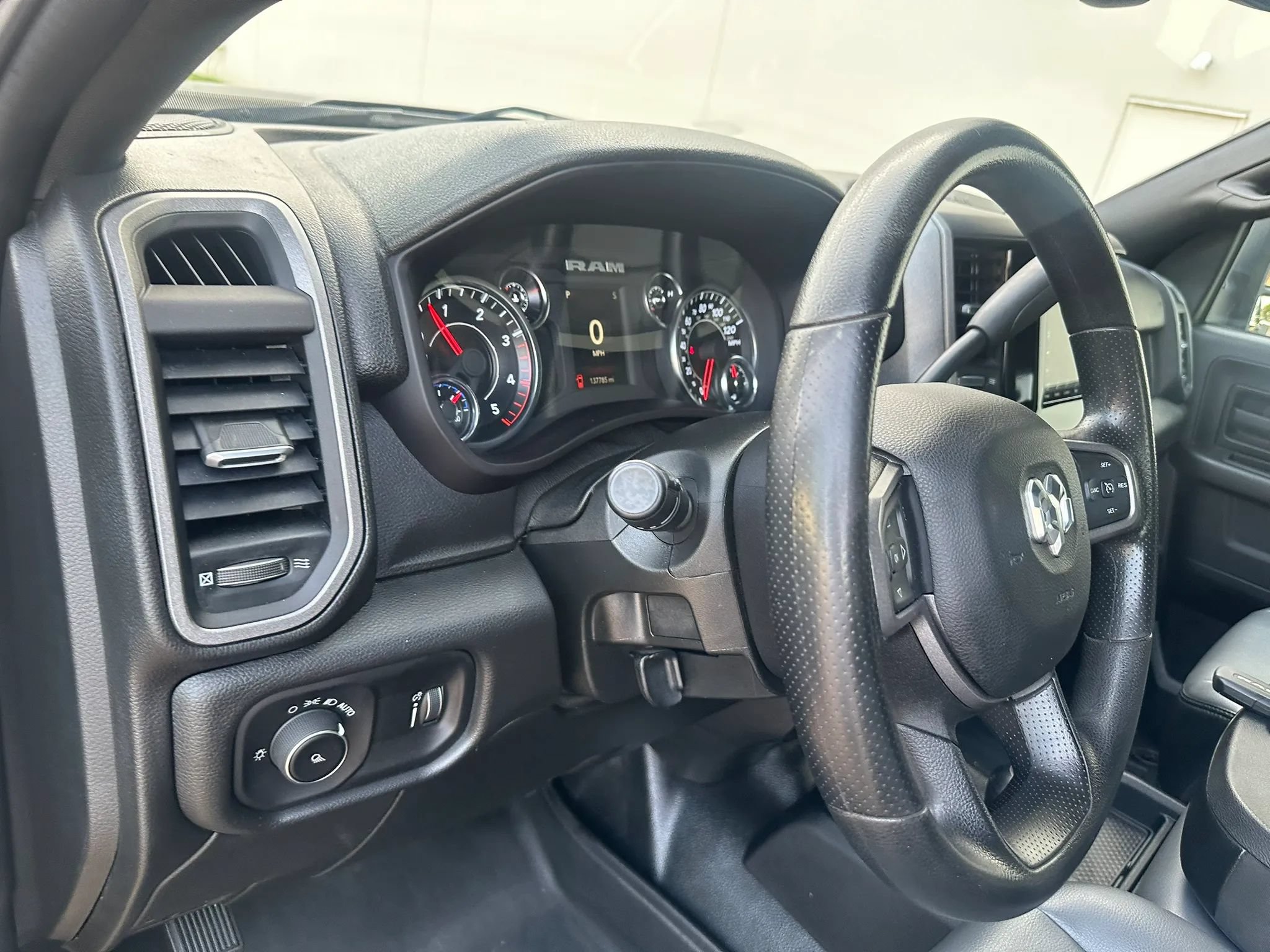 Used 2024 RAM 3500 Tradesman w/ Chrome Appearance Group AWD/4WD image 31