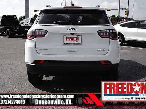 New 2026 Jeep Compass Latitude image 4