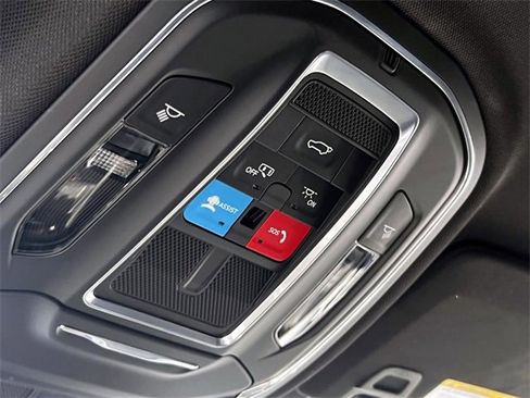 Used 2023 Jeep Grand Cherokee Altitude image 13