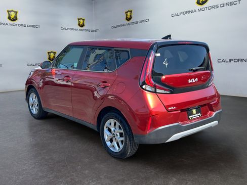 Used 2023 Kia Soul LX w/ LX Technology Package FWD image 3