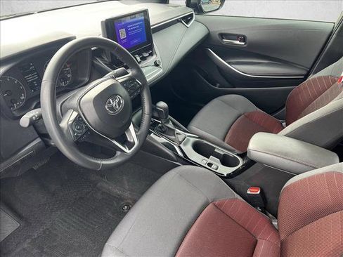 Certified 2025 Toyota Corolla SE image 9
