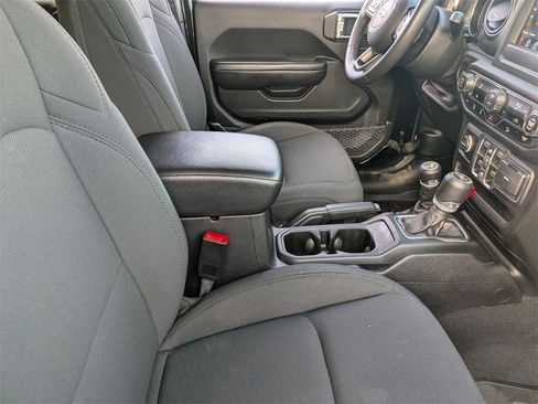 Used 2019 Jeep Wrangler Unlimited Sport S image 36