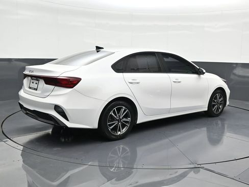 Used 2022 Kia Forte LXS image 5
