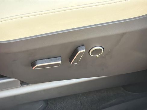 Used 2024 Tesla Model X Plaid image 26