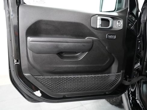 Used 2025 Jeep Wrangler Unlimited Sport AWD/4WD image 14
