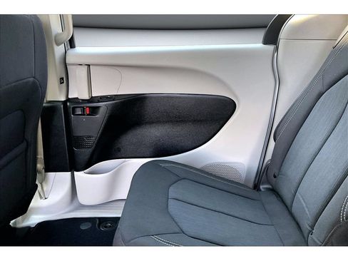 Certified 2024 Chrysler Voyager LX FWD image 43