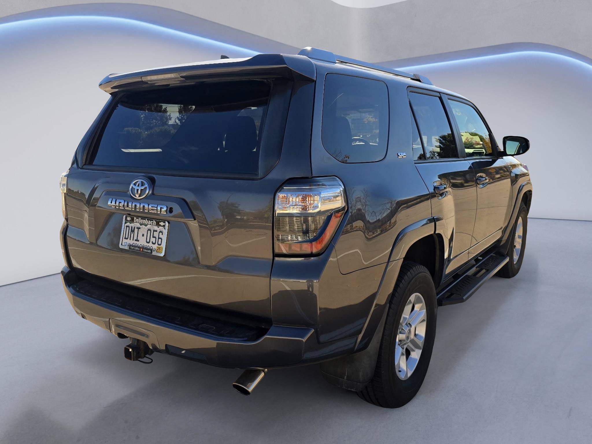 Used 2016 Toyota 4Runner SR5 AWD/4WD image 5