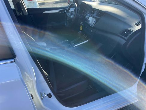 Used 2019 Nissan Sentra S image 39