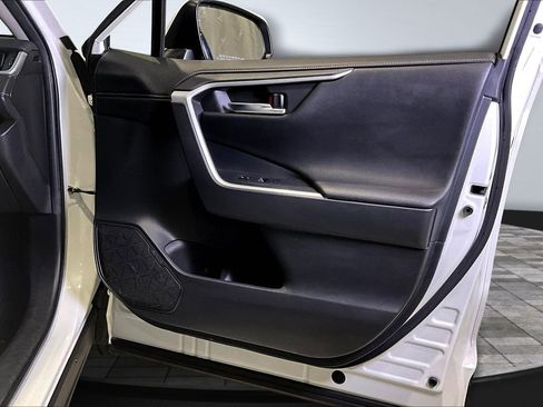 Used 2022 Toyota RAV4 Limited image 28