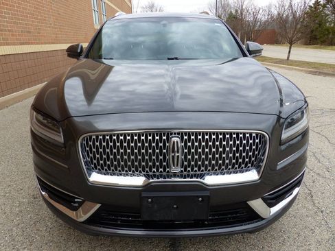Used 2019 Lincoln Nautilus Premier image 12