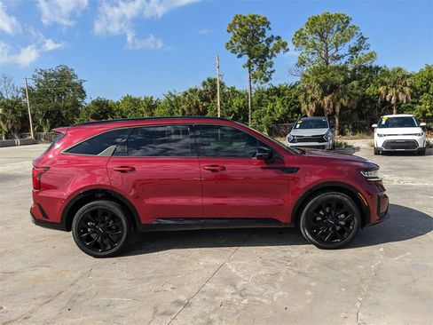 Used 2022 Kia Sorento SX image 10