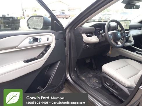 New 2025 Ford Explorer Active w/ Active Comfort Package image 9