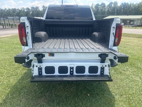 Used 2024 GMC Sierra 1500 AT4 w/ AT4 Premium Package AWD/4WD image 15