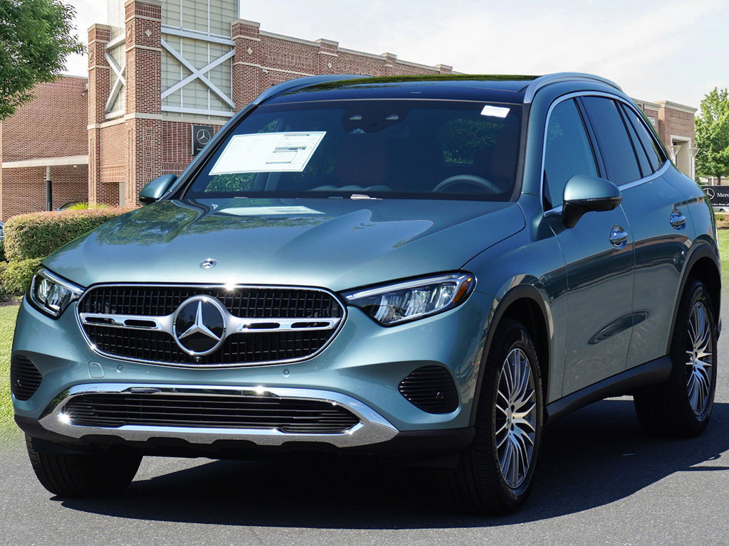 Certified 2026 Mercedes-Benz GLC 300 4MATIC image 4
