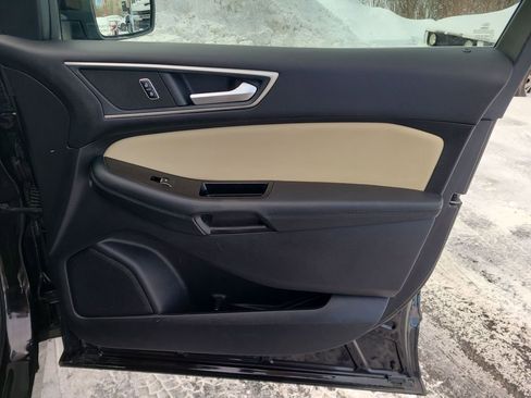 Used 2019 Ford Edge SEL image 39