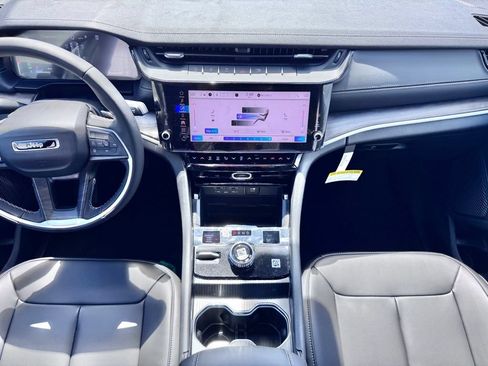 New 2026 Jeep Grand Cherokee Limited AWD/4WD image 11